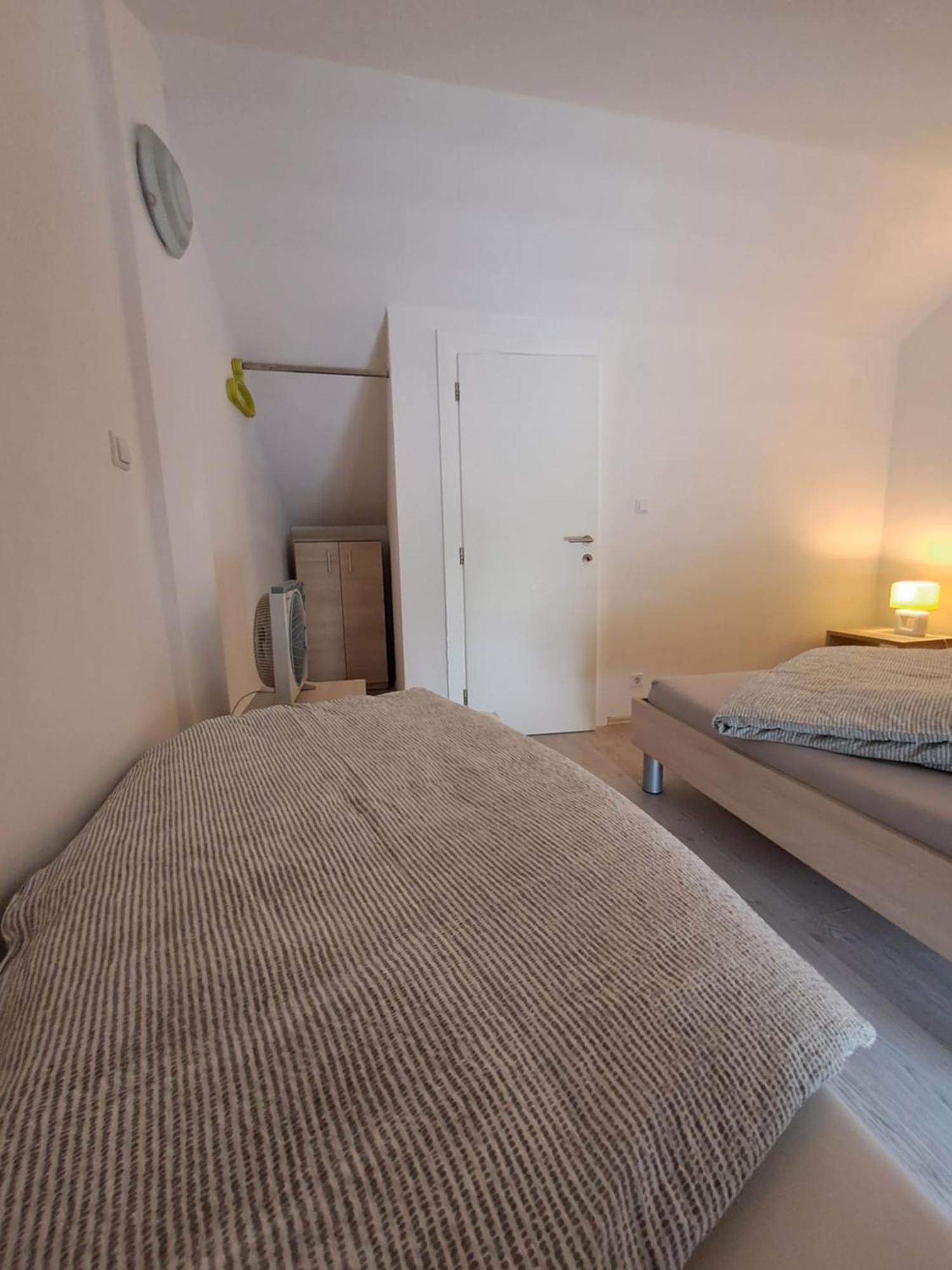 Greta Apartment Vrbnik Ngoại thất bức ảnh