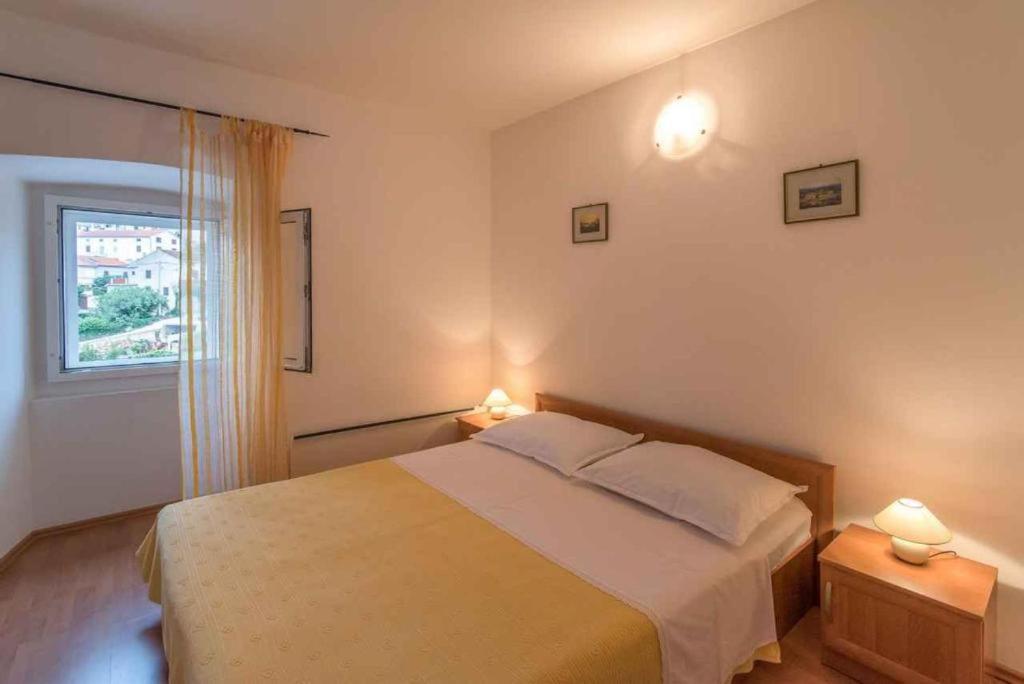 Greta Apartment Vrbnik Ngoại thất bức ảnh