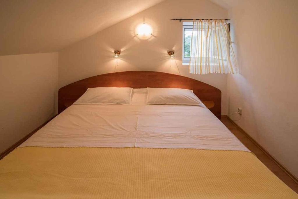 Greta Apartment Vrbnik Ngoại thất bức ảnh