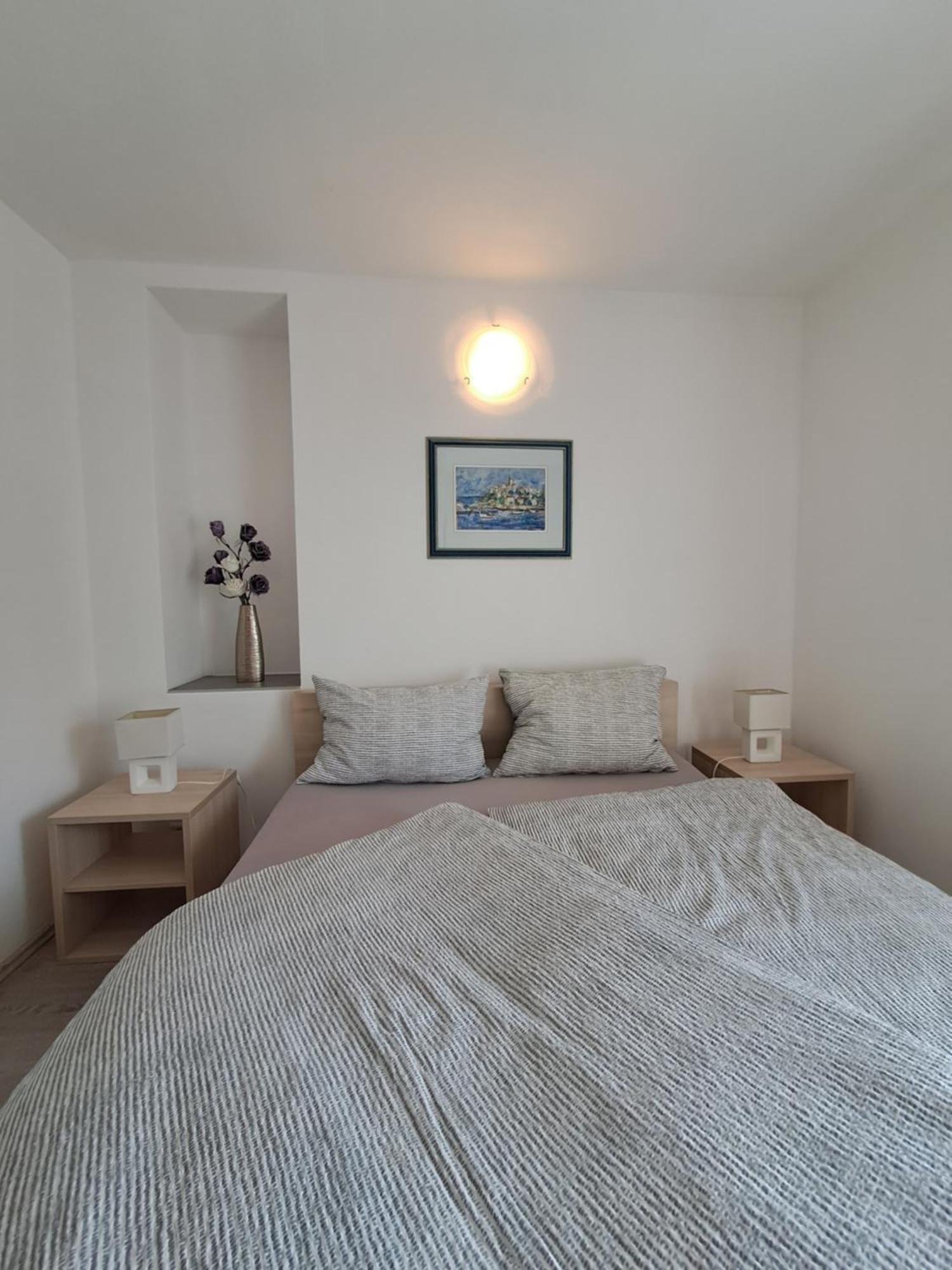 Greta Apartment Vrbnik Ngoại thất bức ảnh