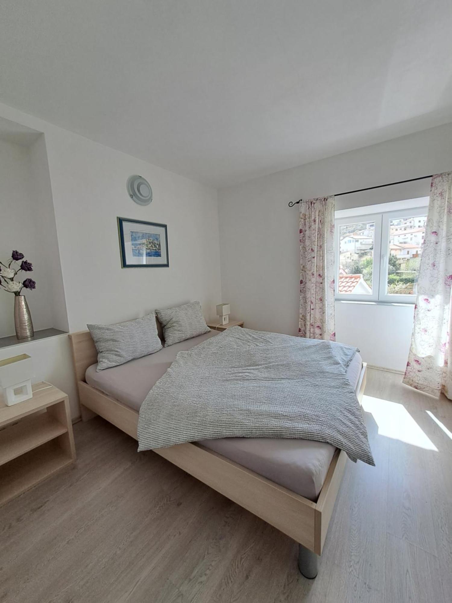 Greta Apartment Vrbnik Ngoại thất bức ảnh