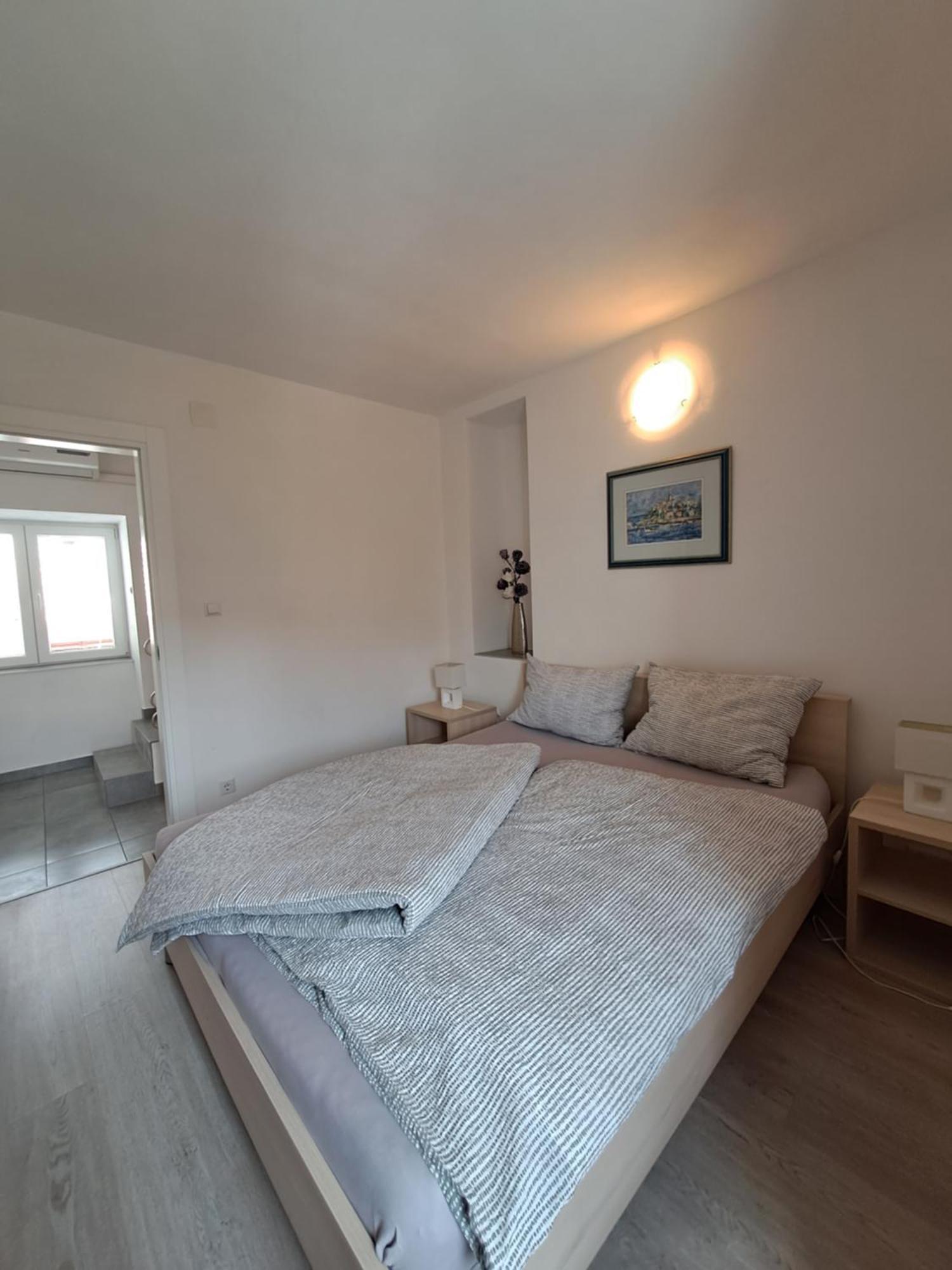 Greta Apartment Vrbnik Ngoại thất bức ảnh