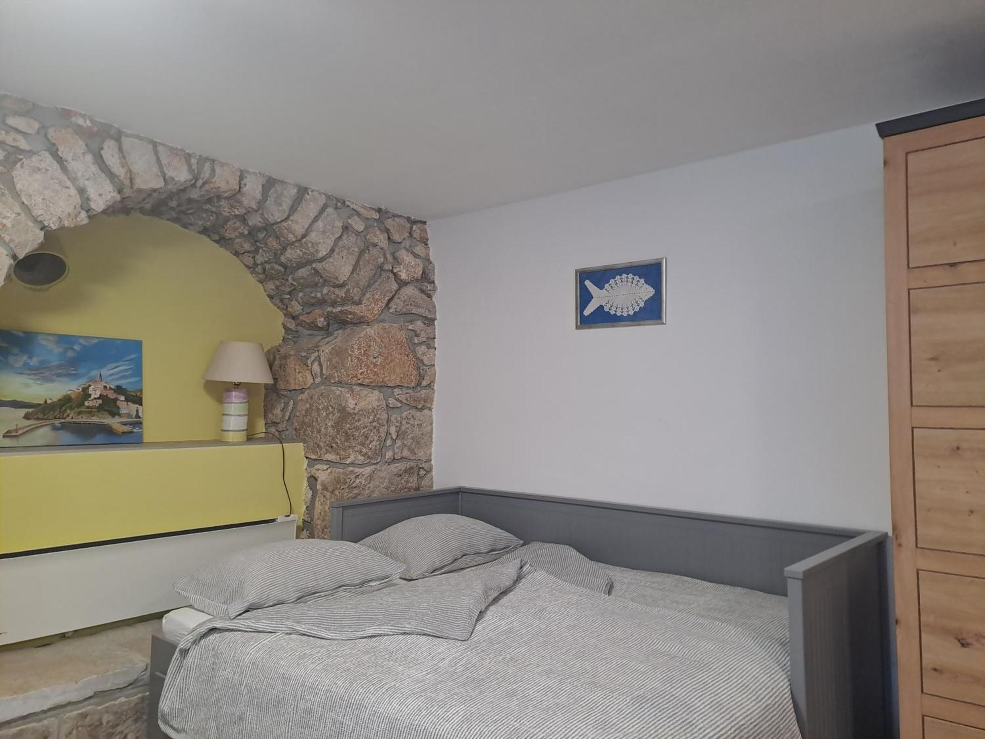 Greta Apartment Vrbnik Ngoại thất bức ảnh
