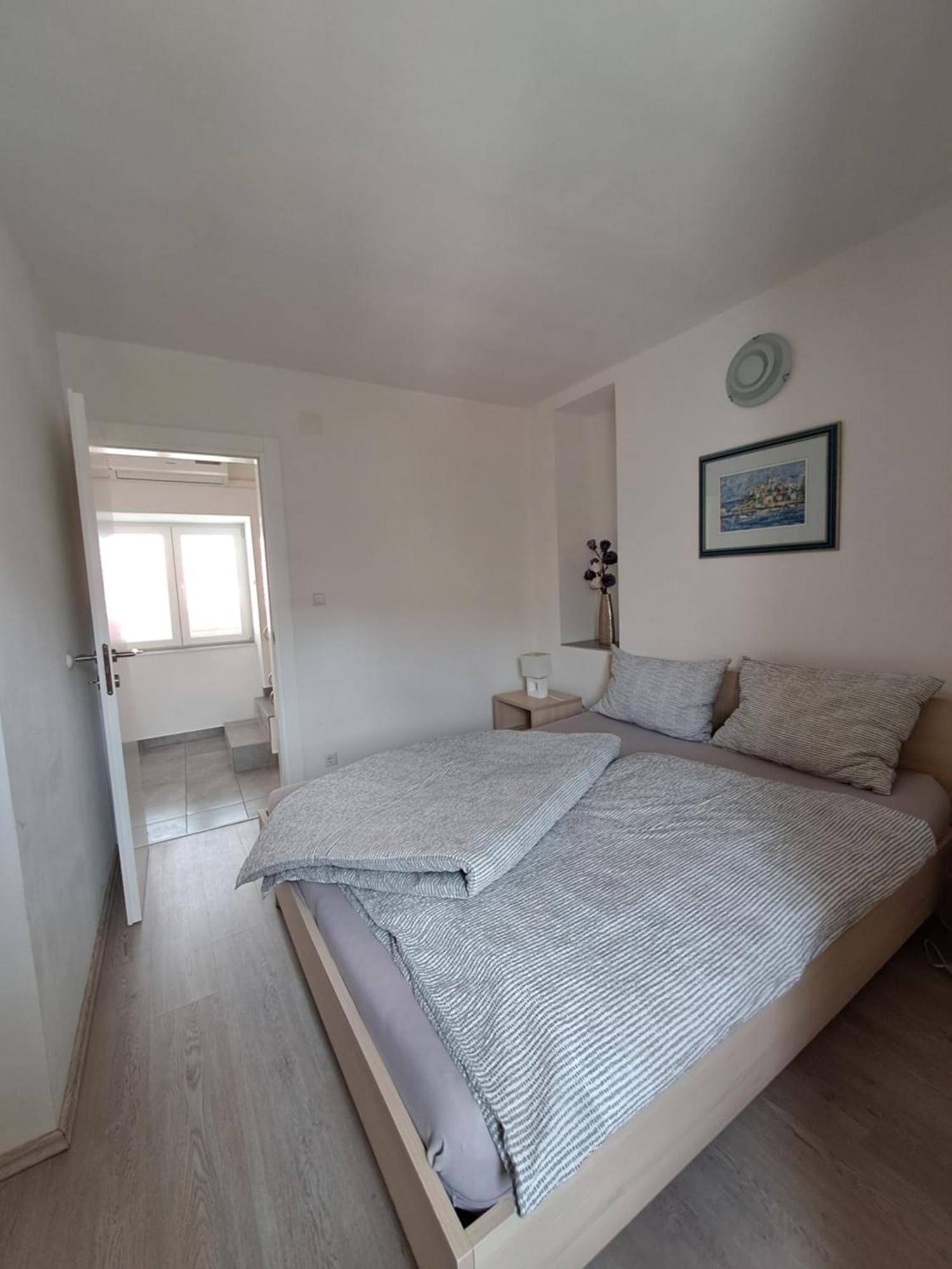 Greta Apartment Vrbnik Ngoại thất bức ảnh