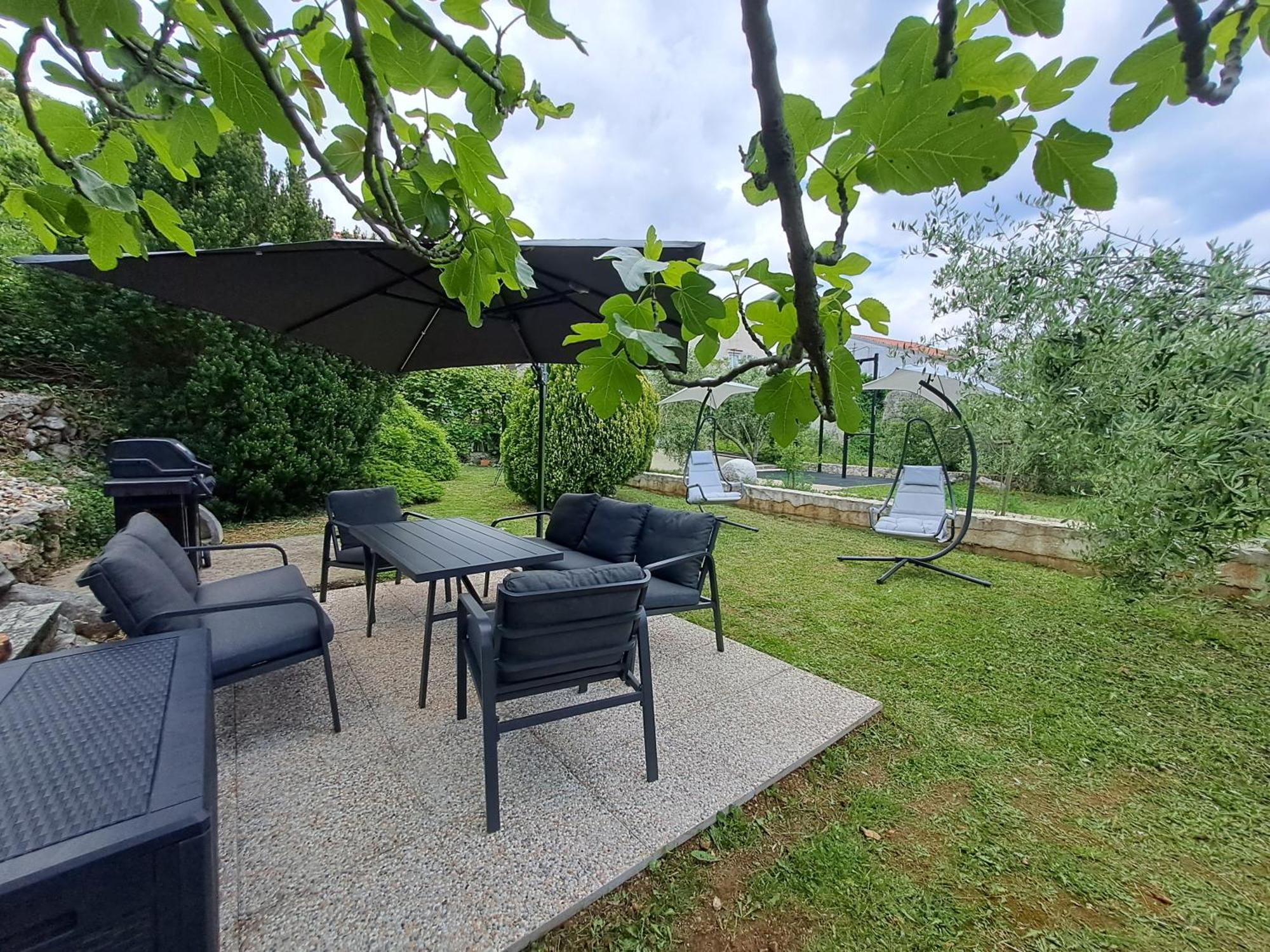 Greta Apartment Vrbnik Ngoại thất bức ảnh